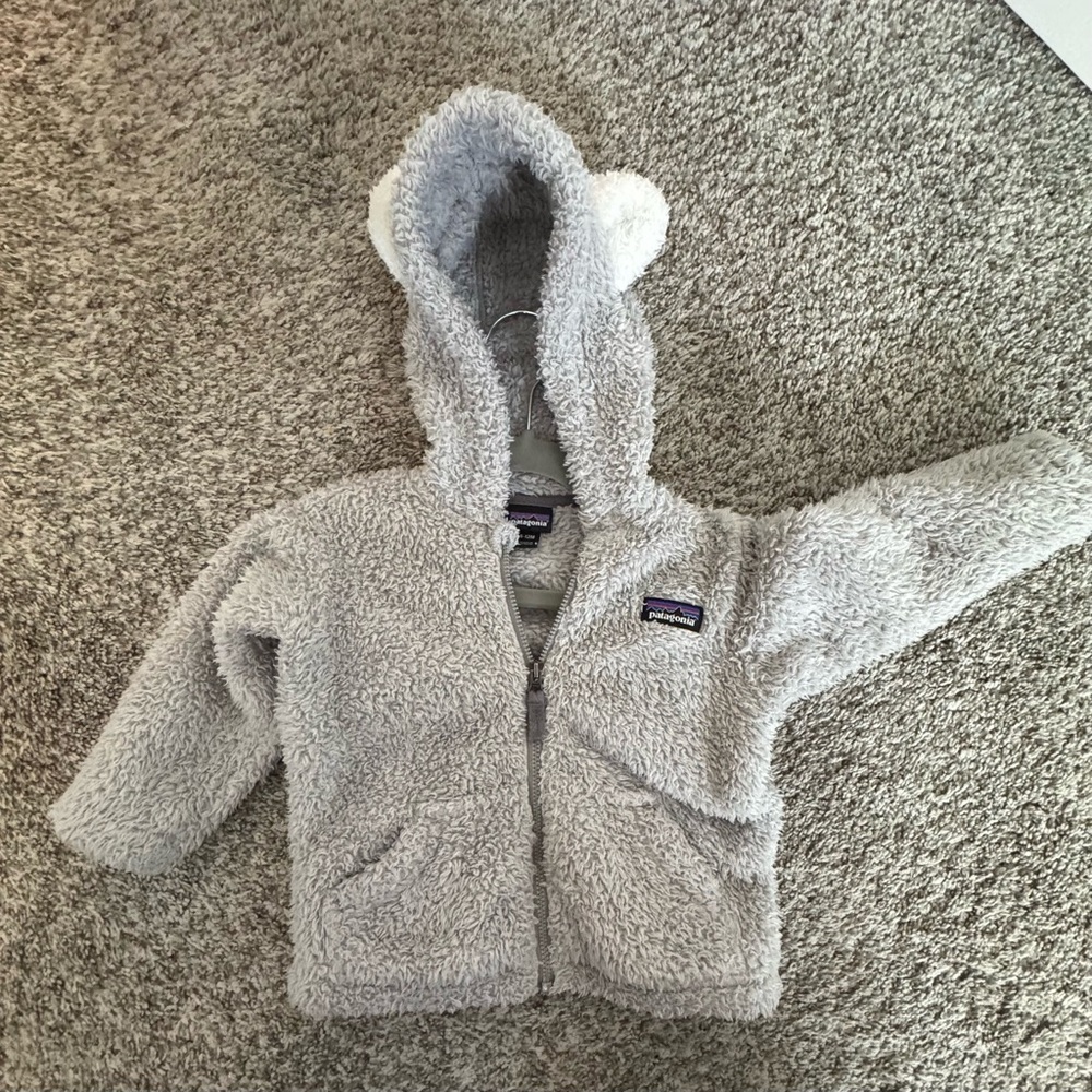 Adorable Patagonia Baby Furry Frienda hoodie gray size 6-12 months